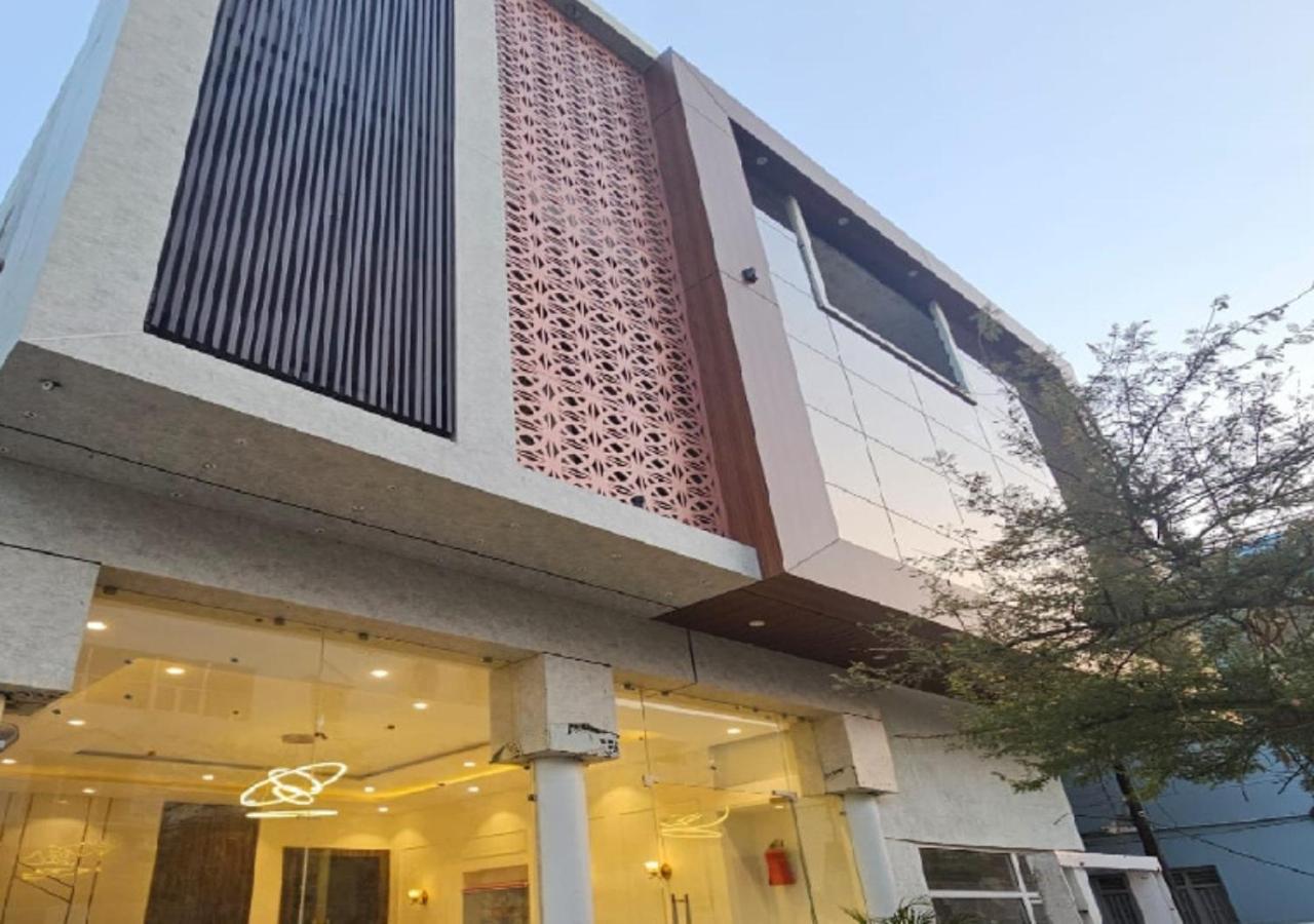 Triveni International Varanasi, Varanasi